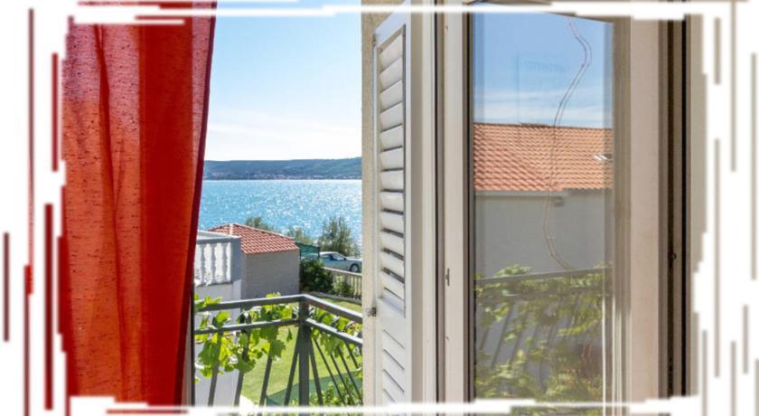 Hostel Oktarin Kaštela الغرفة الصورة