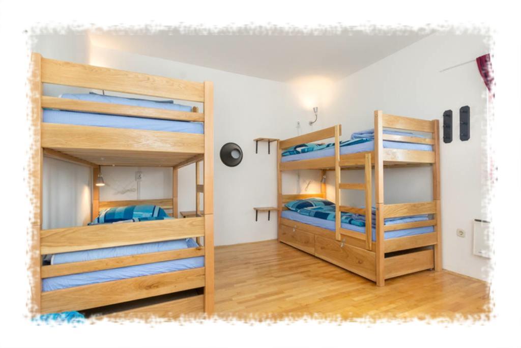 Hostel Oktarin Kaštela الغرفة الصورة