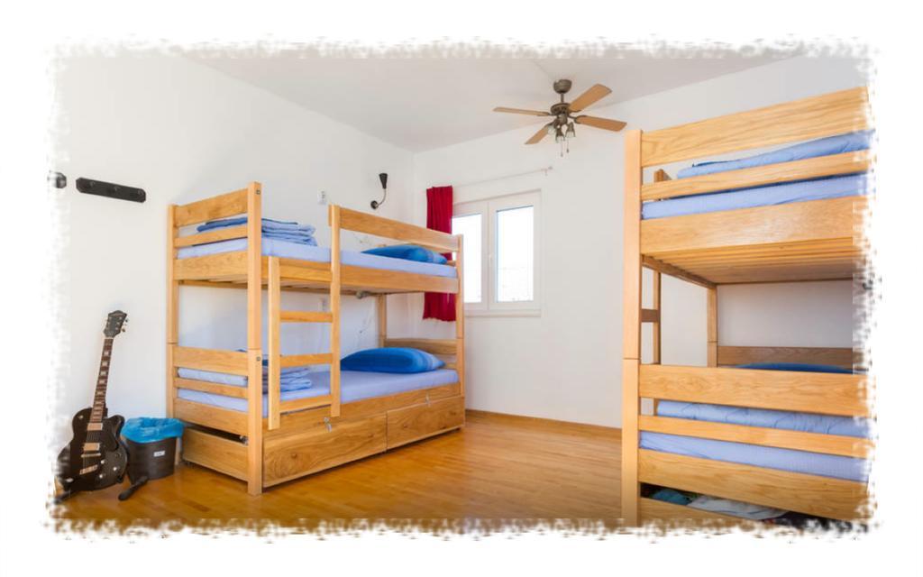 Hostel Oktarin Kaštela الغرفة الصورة